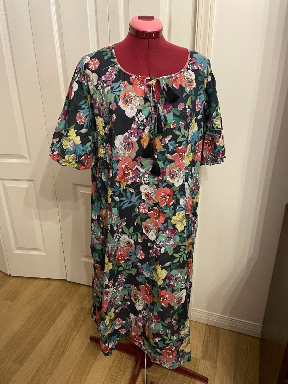 Johnny Was 100 % Cotton Floral Dress, Pockets, Size Xl